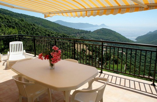 Partinello Apartment | Beautiful apartment for 3 people with A/C, WIFI, TV, patio, pets allowed and panoramic view
