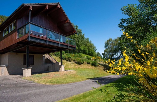 East Lewiston House | Beautiful apartment in villa for 6 guests with WIFI, TV, patio, panoramic view and parking