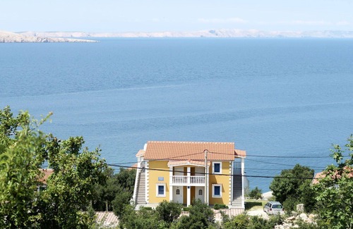 Prizna Apartment | Beautiful apartment for 2 guests with WIFI, A/C, TV and terrace