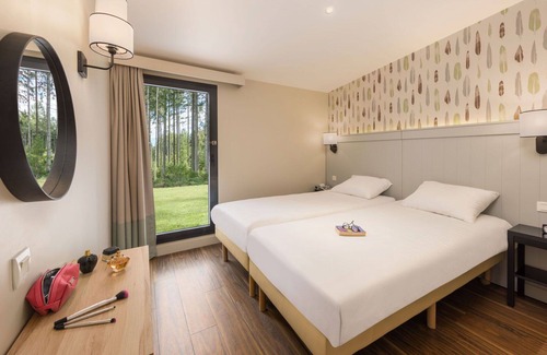 Hattigny House | Beautiful apartment in villa for 8 people with pool, hot tub, WIFI, TV and terrace