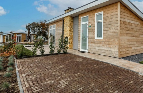 Bemelen House | Beautiful apartment in villa for 4 people with A/C, pool, WIFI, TV, terrace and parking