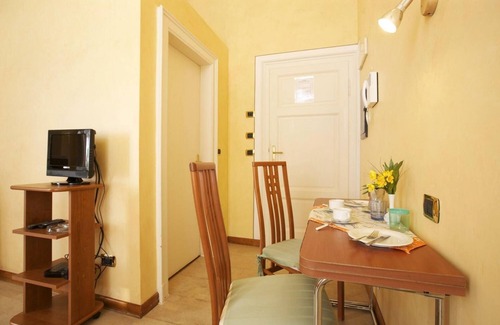 Susello Apartment | Beautiful apartment in an art nouveau villa with pool and spacious park