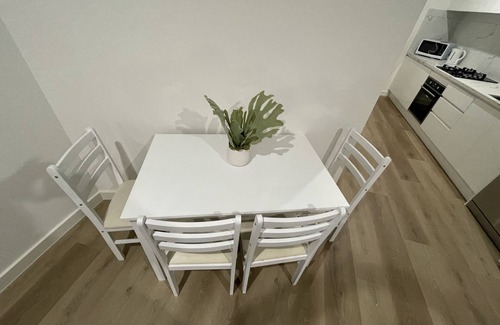 Laverton Apartment | Beautiful apartment in the heart of Laverton