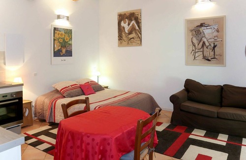 Sigonce Villa | Beautiful apartment in villa for 2 people with A/C, pool, WIFI, TV, patio and pets allowed