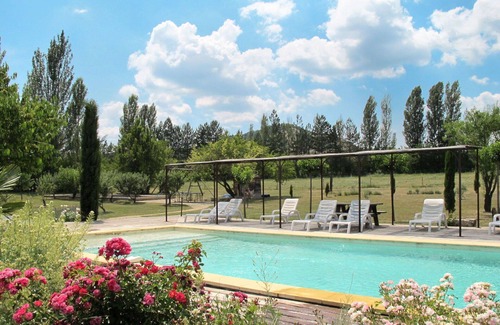 Sigonce Villa | Beautiful apartment in villa for 2 people with A/C, pool, WIFI, TV, patio and pets allowed