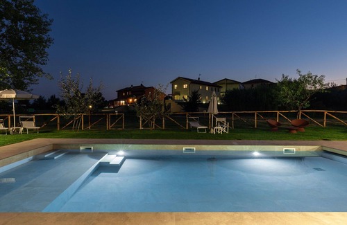 Larciano House | Beautiful apartment in villa for 4 guests with hot tub, A/C, WIFI, pool, TV and panoramic view