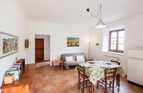 Rufina Villa | Beautiful apartment in villa for 4 guests with pool, WIFI, terrace, pets allowed and parking