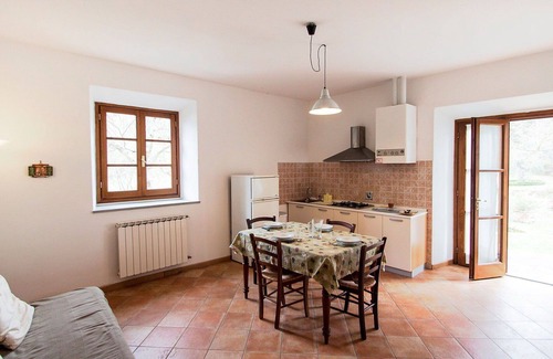 Rufina Villa | Beautiful apartment in villa for 4 guests with pool, WIFI, terrace, pets allowed and parking