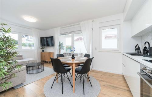 Kolan Apartment | Beautiful Apartment In Mandre With Wifi