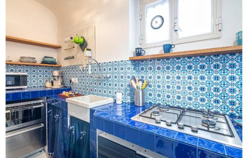 Raito Apartment | Beautiful Apartment In Raito With Wifi
