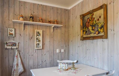 Songe Apartment | Beautiful Apartment In Risør With Wifi