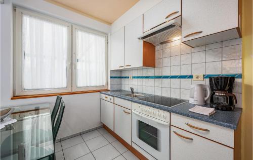 Đuba Apartment | Beautiful Apartment In Umag With Wifi