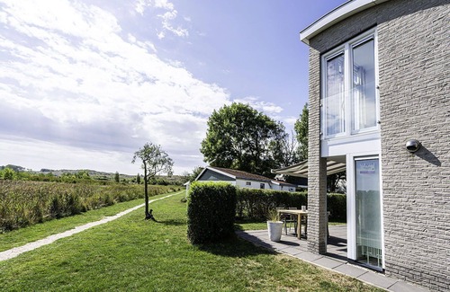 Municipality of Vlissingen House | Beautiful apartment in villa for 4 guests with WIFI, TV, terrace and pets allowed