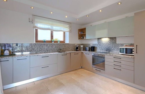 Baredine House | Beautiful apartment in villa for 6 guests with WIFI, pool, A/C, TV, terrace and panoramic view