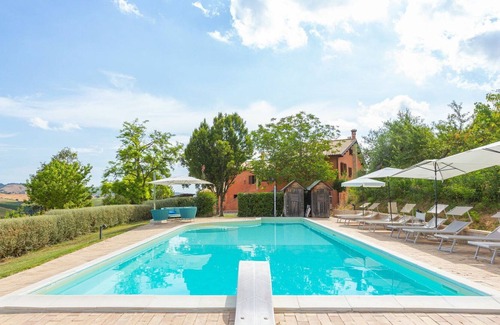 Citta Sant'Angelo House | Beautiful apartment in villa for 10 guests with WIFI, pool, TV, terrace and parking