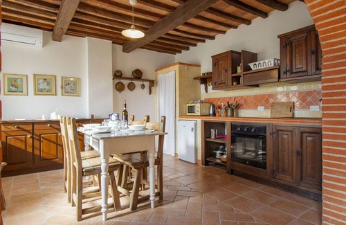 Fucecchio Apartment | Beautiful apartment for 4 guests with WIFI, A/C, pool, patio and pets allowed