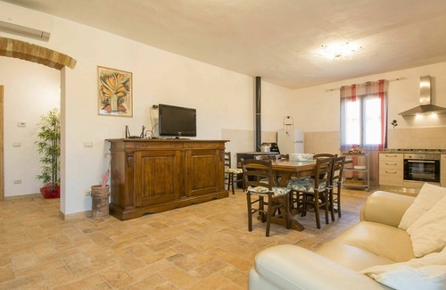 Pomarance Villa | Beautiful apartment in villa for 7 people with A/C, WIFI, terrace and pets allowed