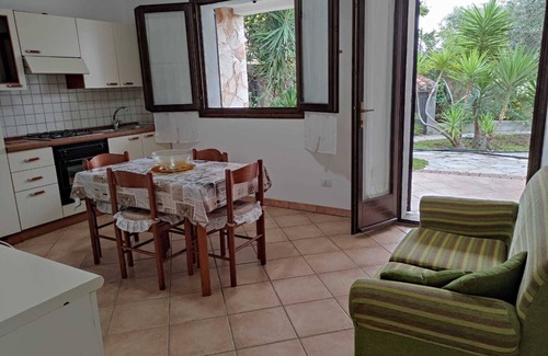Porto Pino Apartment | BEAUTIFUL APARTMENT IN VILLA WITH SEA VIEW