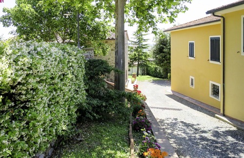 Santa Luce Apartment | Beautiful apartment for 6 people with pool, WIFI, TV, terrace and pets allowed