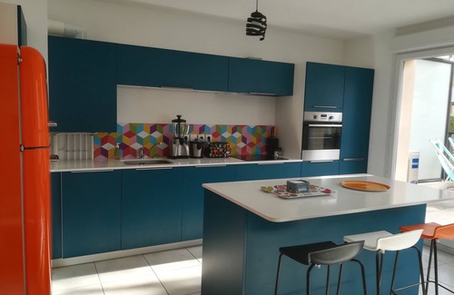 Martigues Apartment | Beautiful apartment with terrace 50 metres from Carro beach