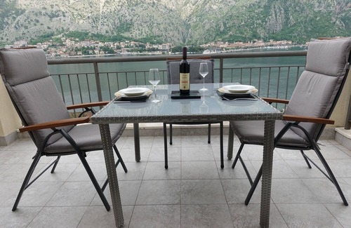 Kotor Apartment | Beautiful apartment with pool and sea view of Kotor