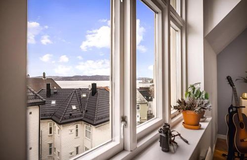 Sandviken Apartment | Beautiful apartment with sea-view