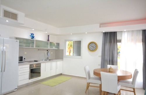 Eilat House | BEAUTIFUL APT SEA VIEW - PARKING/SEA SIDE