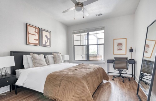 Gateway Apartment | Beautiful Arboretum 2BR w/ Pool, Gym & W/D, nr retail, by Blueground