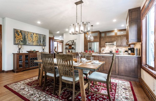 Edwards House | Beautiful Arrowhead Townhouse with Community Hot Tub and Superb Ski Access