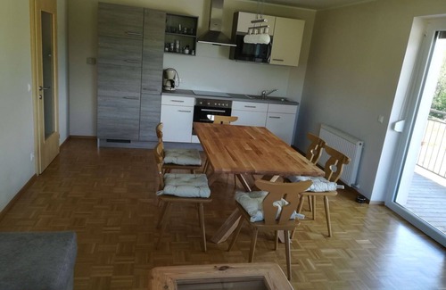 Augsdorf Apartment | Beautiful apartment for 5 guests with WIFI, TV and balcony