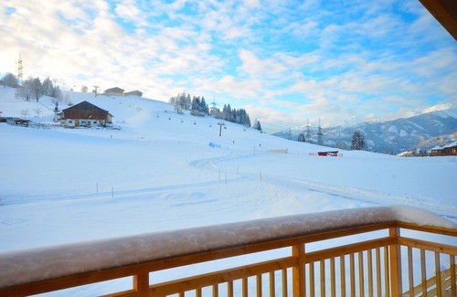 Kaprun House | Beautiful Austrian style Chalet at the ski slope