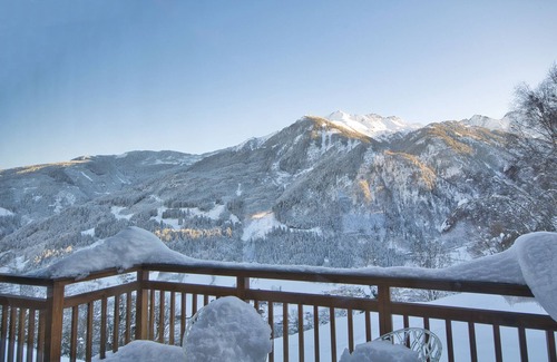 Kaprun House | Beautiful Austrian style Chalet at the ski slope