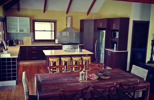 Tarbuck Bay House | BEAUTIFUL BALI VIEW, PACIFIC PALMS