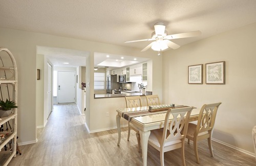 Siesta Key Condo | Beautiful Bay Tree Club Siesta Key Condo Bay to Beach