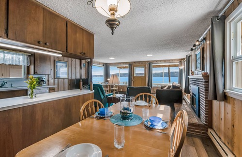 Camano Island House | Beautiful Bayfront House w/WiFi, Beach Access, Bay/Mountain Views, & Fireplace