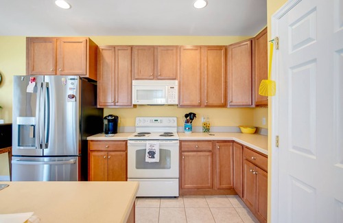 The Commons House | Beautiful Bayside Resort Townhouse w/Free WiFi, Private Washer/Dryer, & Patio