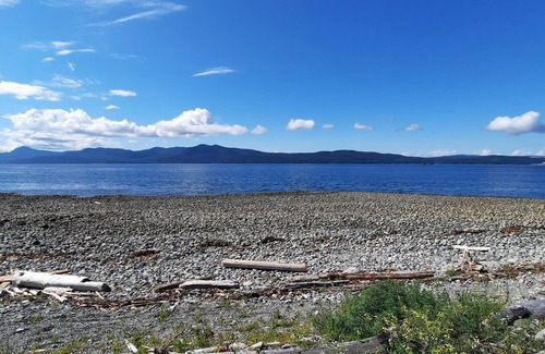 Sliammon Cabin | Beautiful Beach Cabana with ALL the amenities, right on the Ocean!