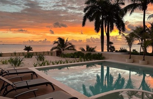 Cancun Villa | BEAUTIFUL BEACH FRONT VILLA, GATED STREET, CHECK OUR REVIEWS ON OTHER PLATFORMS,