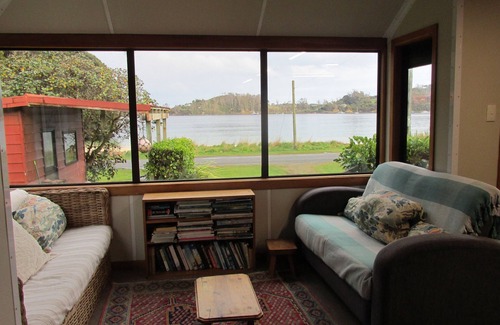Oban House | Beautiful beach front location with stunning views