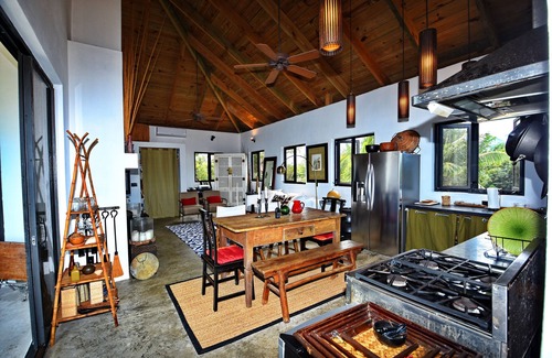 Marsh Harbour Villa | Beautiful Beachfront Villa