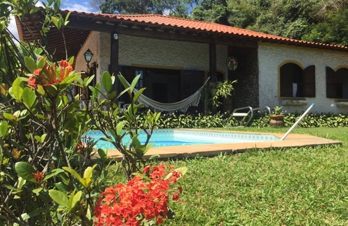 Mangaratiba House | Beautiful beachfront house with pool and barbecue area
