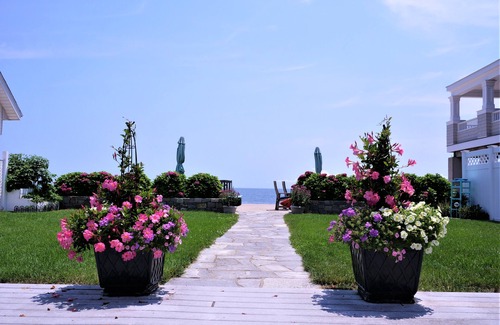 Devon House | Beautiful Beachfront Cottage Leading Directly To Your Own Sandy Beach