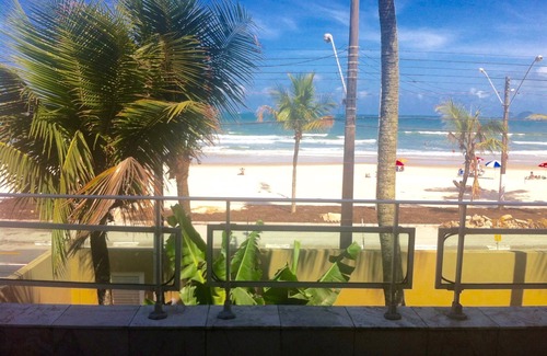 Jardim Virginia House | Beautiful beachfront house in Guaruja! 9 suites