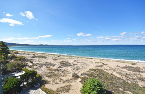 Glen Arbor Condo | Beautiful Beachfront Condo in Glen Arbor's Homestead Resort; Acc: 8.
