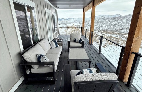 Sweetwater House | Beautiful Bear Lake Getaway!