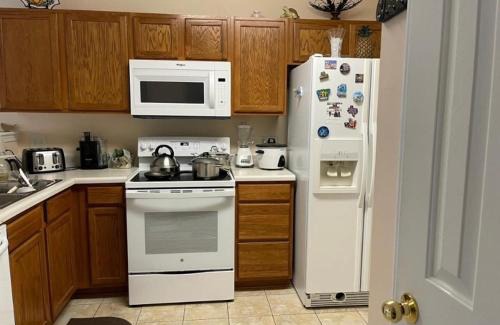 Charlotte House | Beautiful Bed and Bath in Charlotte