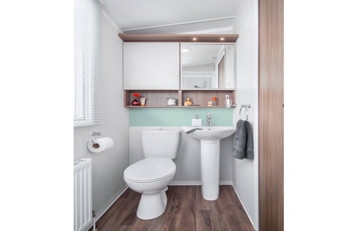 Dunbar House | Beautiful Biarritz Swift, situated on a fantastic site with outside decking