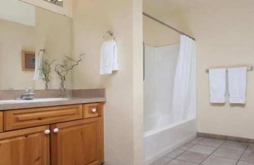 Big Bear Lake Resort | Beautiful Big Bear Resort with Loads of Amenities Dec 14 - 21 2023