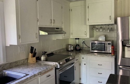 Bonnet Shores House | Beautiful Bonnet Shores—New listing in Narragansett