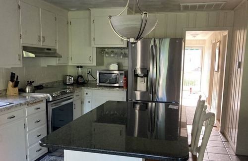 Bonnet Shores House | Beautiful Bonnet Shores—New listing in Narragansett